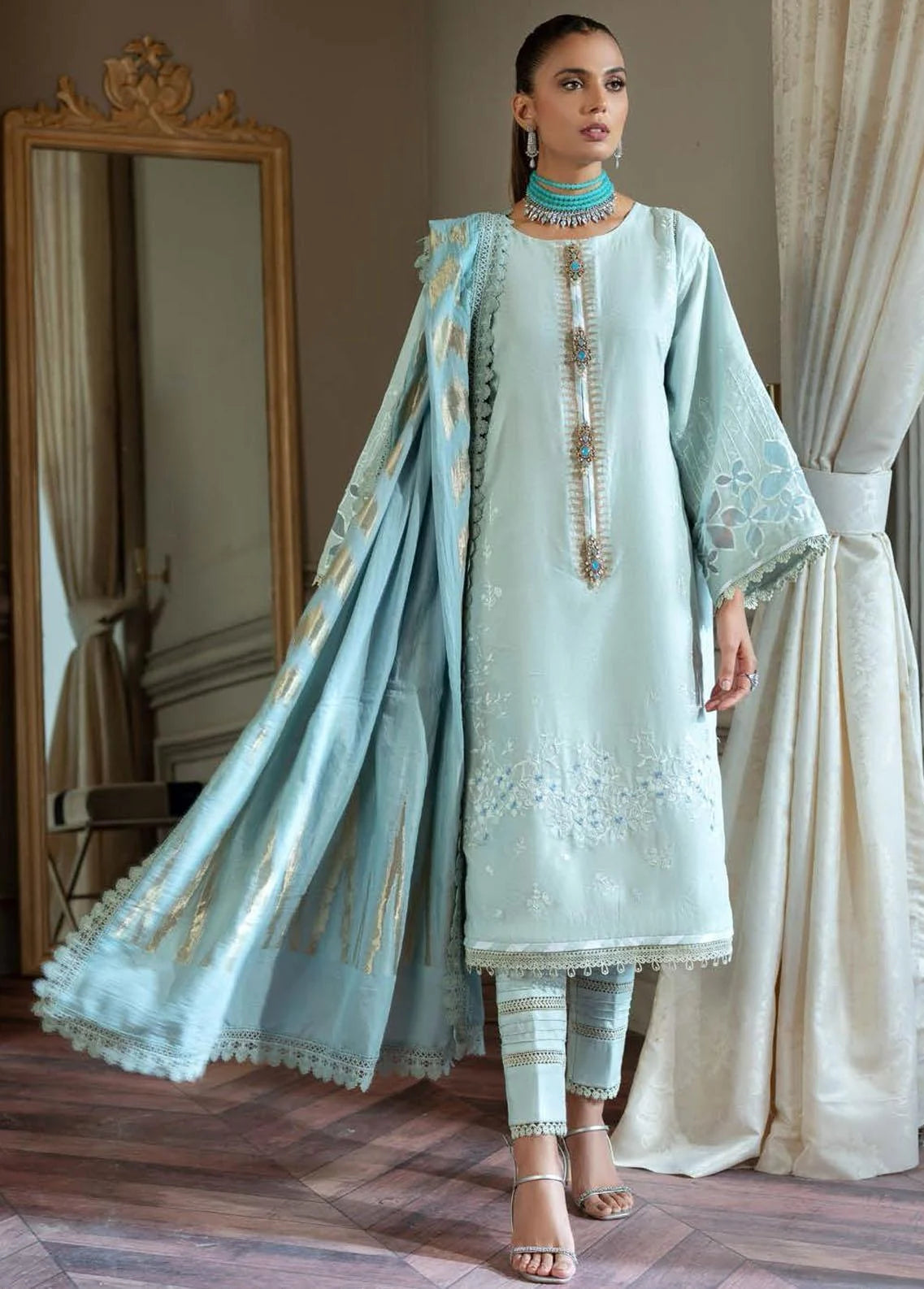 Nisa Hussain - Luxury Lawn Collection 2022 - 003